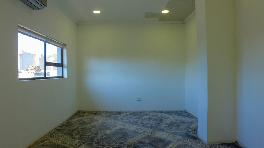 To Let commercial Property for Rent in Oos Einde North West